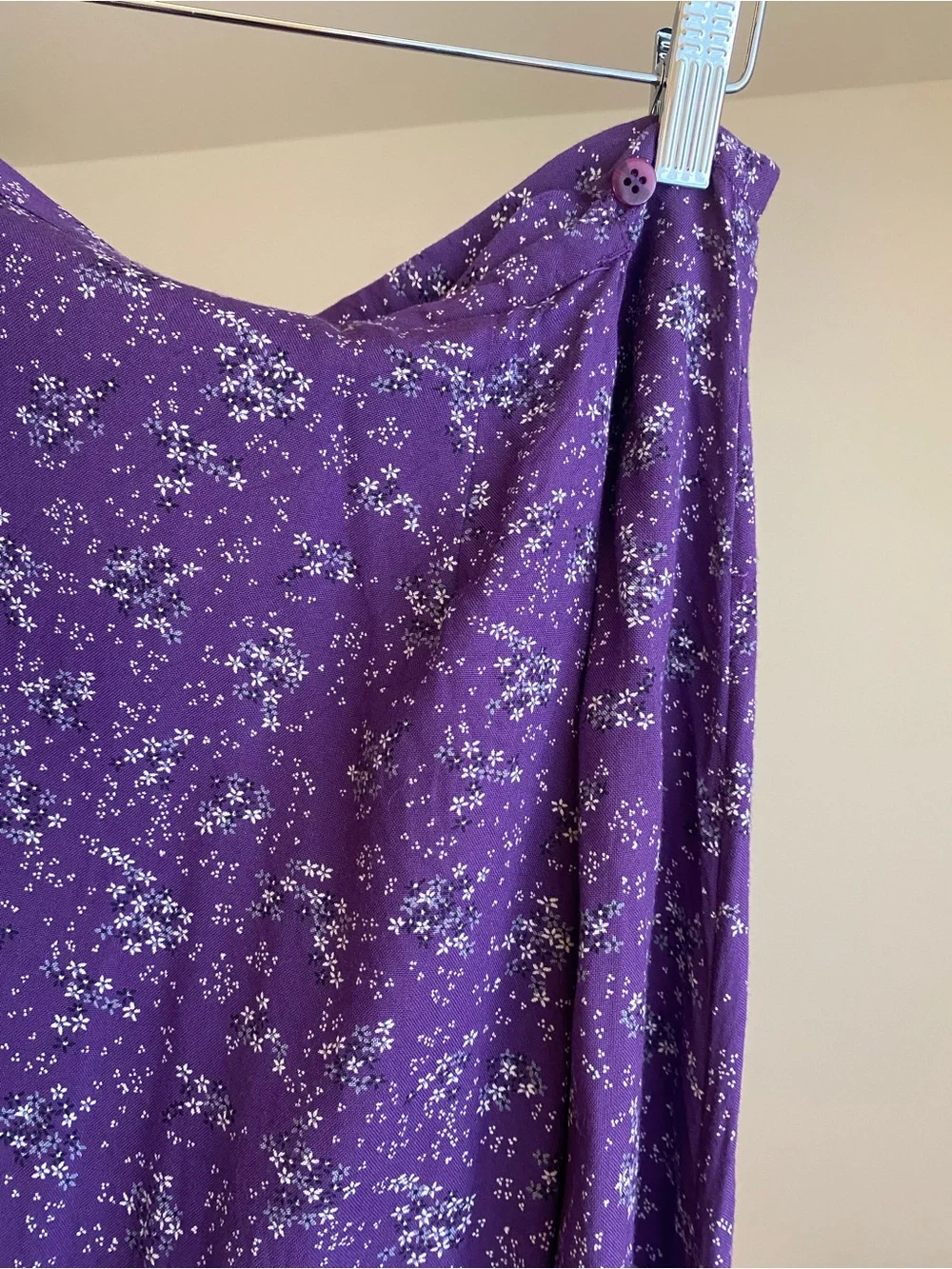 VINTAGE Women’s Floral Midi Skirt w/ Slit in Purple Floral - M